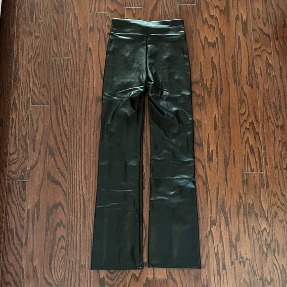 Abercrombie & Fitch Leather Split Flare Legging - Picture 4 of 6